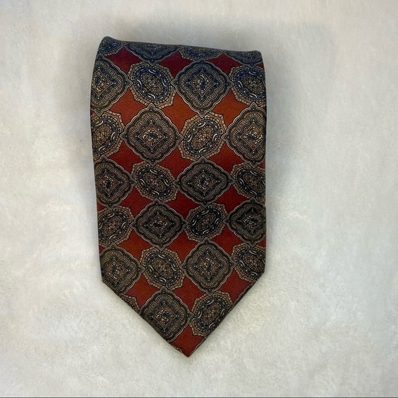 Gilbert & Lodge Italian Silk Medallion Tie - Picture 2 of 7